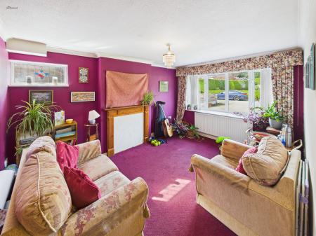 5 bedroom Detached house for sale in Green Park, Wrexham, LL13