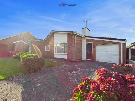 4 bedroom Detached bungalow for sale in Heol Dinas, Wrexham, LL12