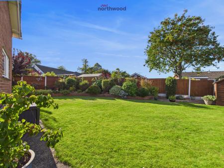 4 bedroom Detached bungalow for sale in Heol Dinas, Wrexham, LL12