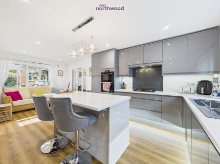 4 bedroom Detached bungalow for sale in Heol Dinas, Wrexham, LL12