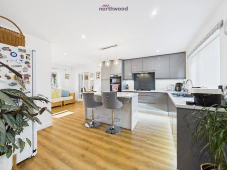 4 bedroom Detached bungalow for sale in Heol Dinas, Wrexham, LL12