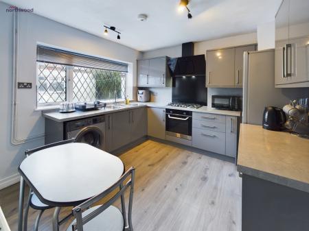 4 bedroom Detached house for sale in Holt Road, Wrexham, LL13