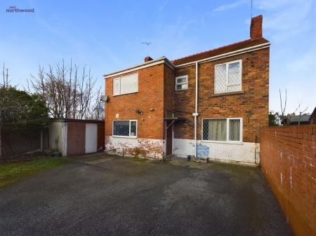 4 bedroom Detached house for sale in Holt Road, Wrexham, LL13