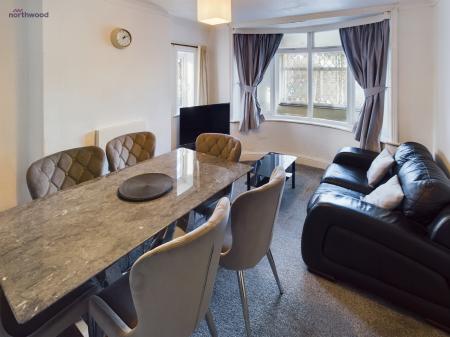 4 bedroom Detached house for sale in Holt Road, Wrexham, LL13