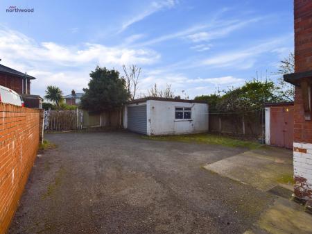 4 bedroom Detached house for sale in Holt Road, Wrexham, LL13