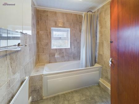 4 bedroom Detached house for sale in Holt Road, Wrexham, LL13