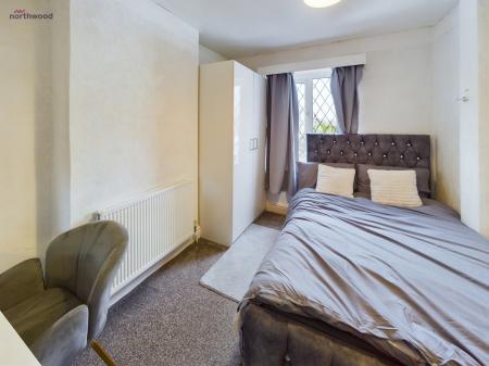 4 bedroom Detached house for sale in Holt Road, Wrexham, LL13