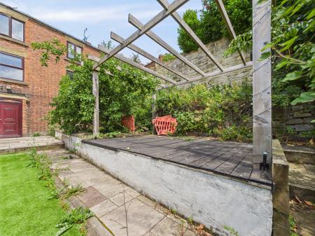 4 bedroom Detached house for sale in Newbridge Road, Wrexham, LL14