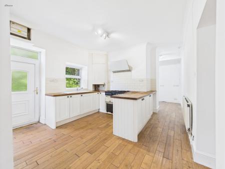 4 bedroom Detached house for sale in Newbridge Road, Wrexham, LL14