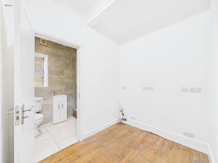 4 bedroom Detached house for sale in Newbridge Road, Wrexham, LL14