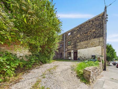 4 bedroom Detached house for sale in Newbridge Road, Wrexham, LL14