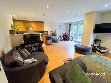 2 bedroom Flat for sale in Pant Glas, Johnstown, LL14