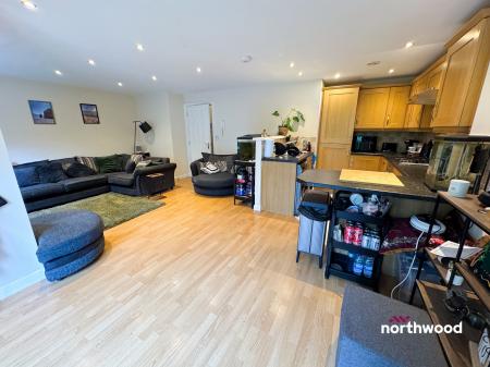 2 bedroom Flat for sale in Pant Glas, Johnstown, LL14