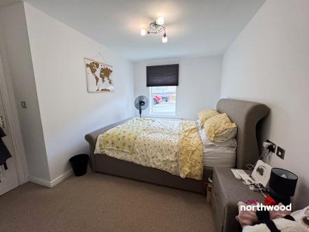 2 bedroom Flat for sale in Pant Glas, Johnstown, LL14