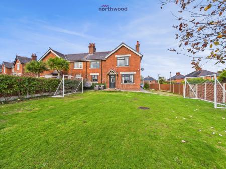 4 bedroom Semi-detached house for sale in The Ridgeway, Wrexham, LL13