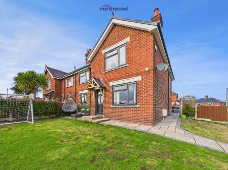 4 bedroom Semi-detached house for sale in The Ridgeway, Marchwiel, LL13