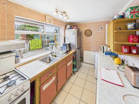 2 bedroom Bungalow for sale in Vinegar Hill, Rhosllanerchrugog, LL14