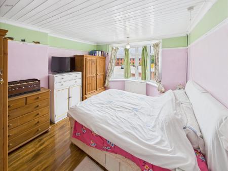 2 bedroom Bungalow for sale in Vinegar Hill, Rhosllanerchrugog, LL14