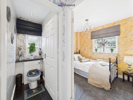 6 bedroom Detached house for sale in Wrexham Road, Pentre Bychan, LL14