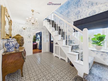 6 bedroom Detached house for sale in Wrexham Road, Pentre Bychan, LL14