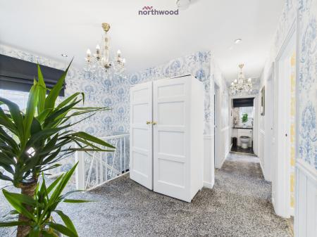 6 bedroom Detached house for sale in Wrexham Road, Pentre Bychan, LL14