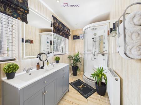 6 bedroom Detached house for sale in Wrexham Road, Pentre Bychan, LL14