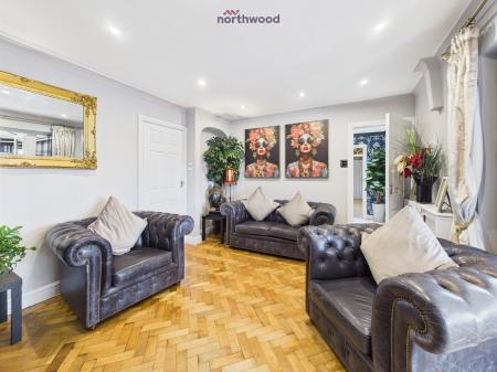 6 bedroom Detached house for sale in Wrexham Road, Pentre Bychan, LL14