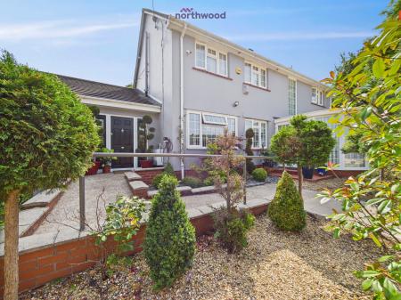 6 bedroom Detached house for sale in Wrexham Road, Pentre Bychan, LL14