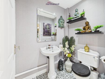 6 bedroom Detached house for sale in Wrexham Road, Pentre Bychan, LL14