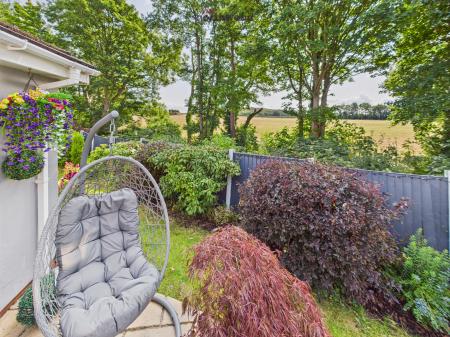 6 bedroom Detached house for sale in Wrexham Road, Pentre Bychan, LL14