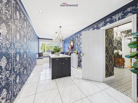 6 bedroom Detached house for sale in Wrexham Road, Pentre Bychan, LL14