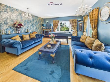 6 bedroom Detached house for sale in Wrexham Road, Pentre Bychan, LL14