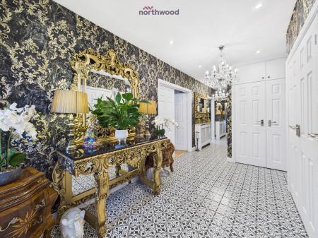 6 bedroom Detached house for sale in Wrexham Road, Pentre Bychan, LL14