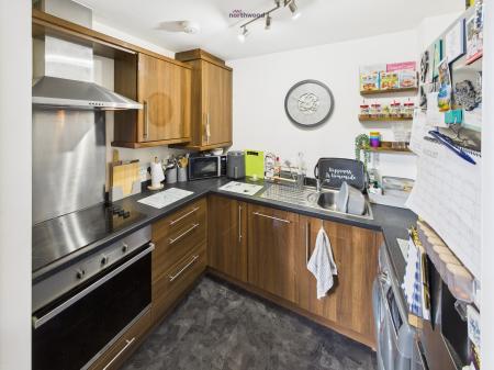 1 bedroom Flat for sale in Wynstay Apartments, Corunna Court, Wrexham, LL13