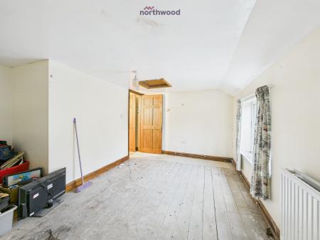 1 bedroom Detached house for sale in Poplar Road, Penycae, LL14