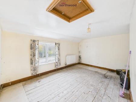 1 bedroom Detached house for sale in Poplar Road, Penycae, LL14