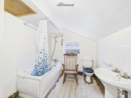 1 bedroom Detached house for sale in Poplar Road, Penycae, LL14