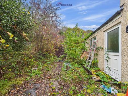 1 bedroom Detached house for sale in Poplar Road, Penycae, LL14