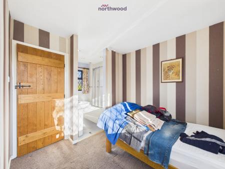 2 bedroom Terraced House for sale in Llwyn Fields, Oswestry, SY11