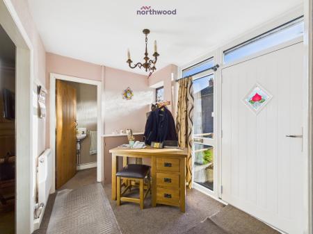 2 bedroom Terraced House for sale in Llwyn Fields, Oswestry, SY11