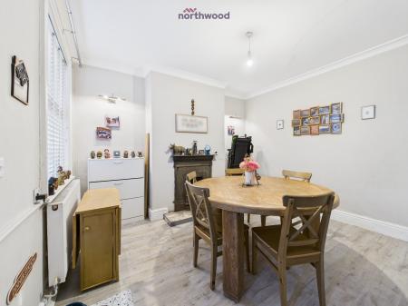 2 bedroom Semi-detached house for sale in Valley View, Wrexham, LL11