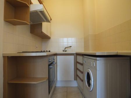 1 bedroom Flat to let in Chester Street, Wrexham, LL13