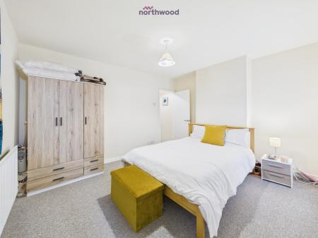 3 bedroom Terraced House for sale in Wrexham Road, Rhostyllen, LL14