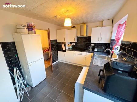 2 bedroom Terraced House for sale in Bryn Street, Wrexham, LL14
