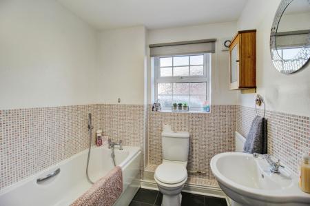 2 bedroom Flat for sale in Perrett Way, Ham Green, Bristol, BS20