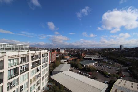 1 bedroom Flat for sale in Skypark Road, Bedminster, Bristol, BS3