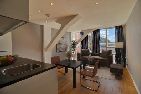 1 bedroom Flat for sale in Skypark Road, Bedminster, Bristol, BS3