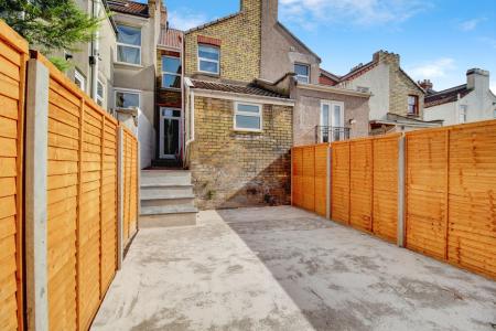 4 bedroom Terraced House to let in Aubrey Road, Bedminster, Bristol, BS3