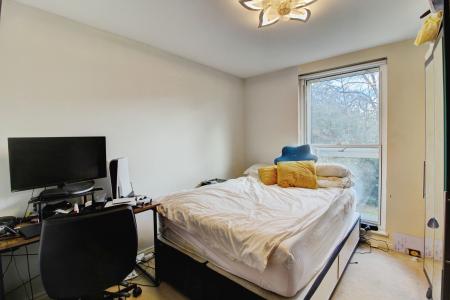 2 bedroom Flat to let in Paxton Drive, Ashton Gate, Bristol, BS3