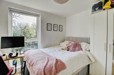 2 bedroom Flat to let in Paxton Drive, Ashton Gate, Bristol, BS3